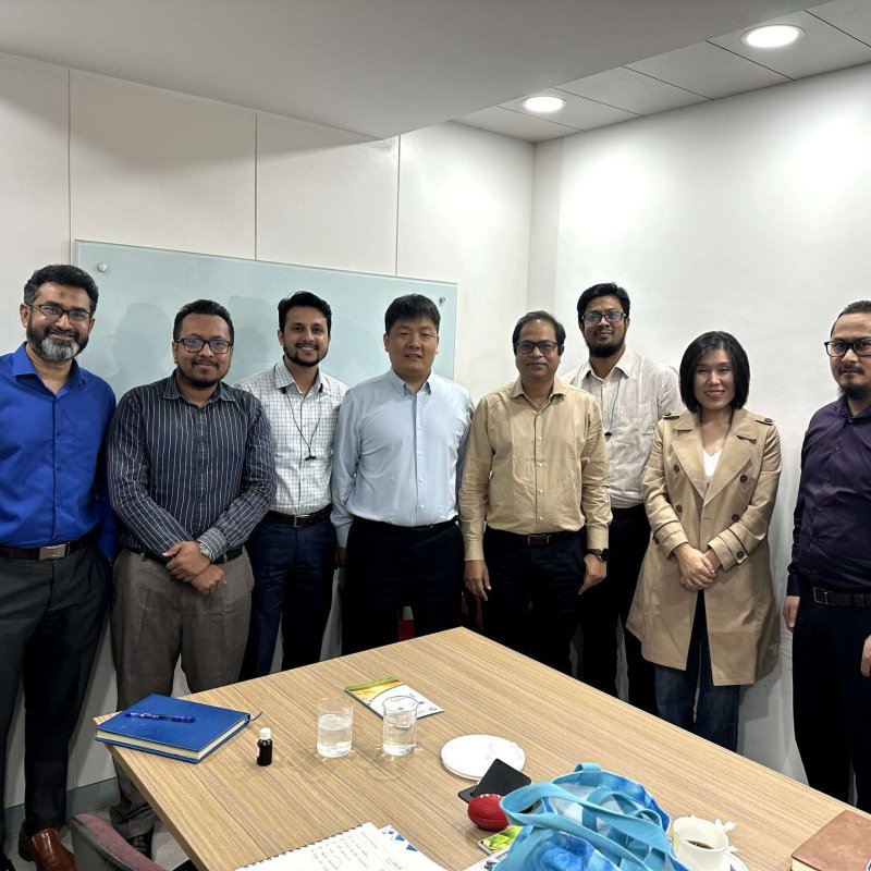 Group Photo of Customers